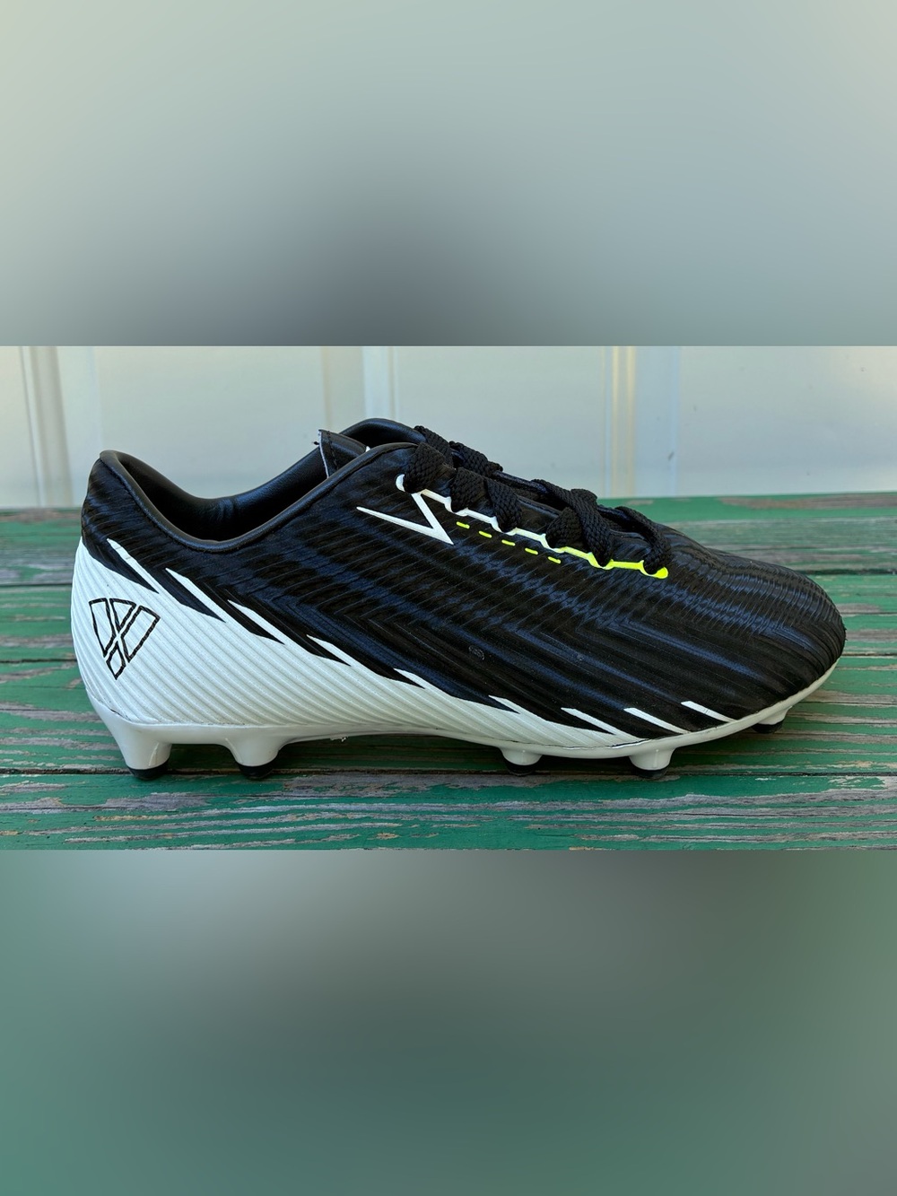 Vizari Kids Tesoro Junior Firm Ground Outdoor Soccer Shoes Black White Sz 2Y